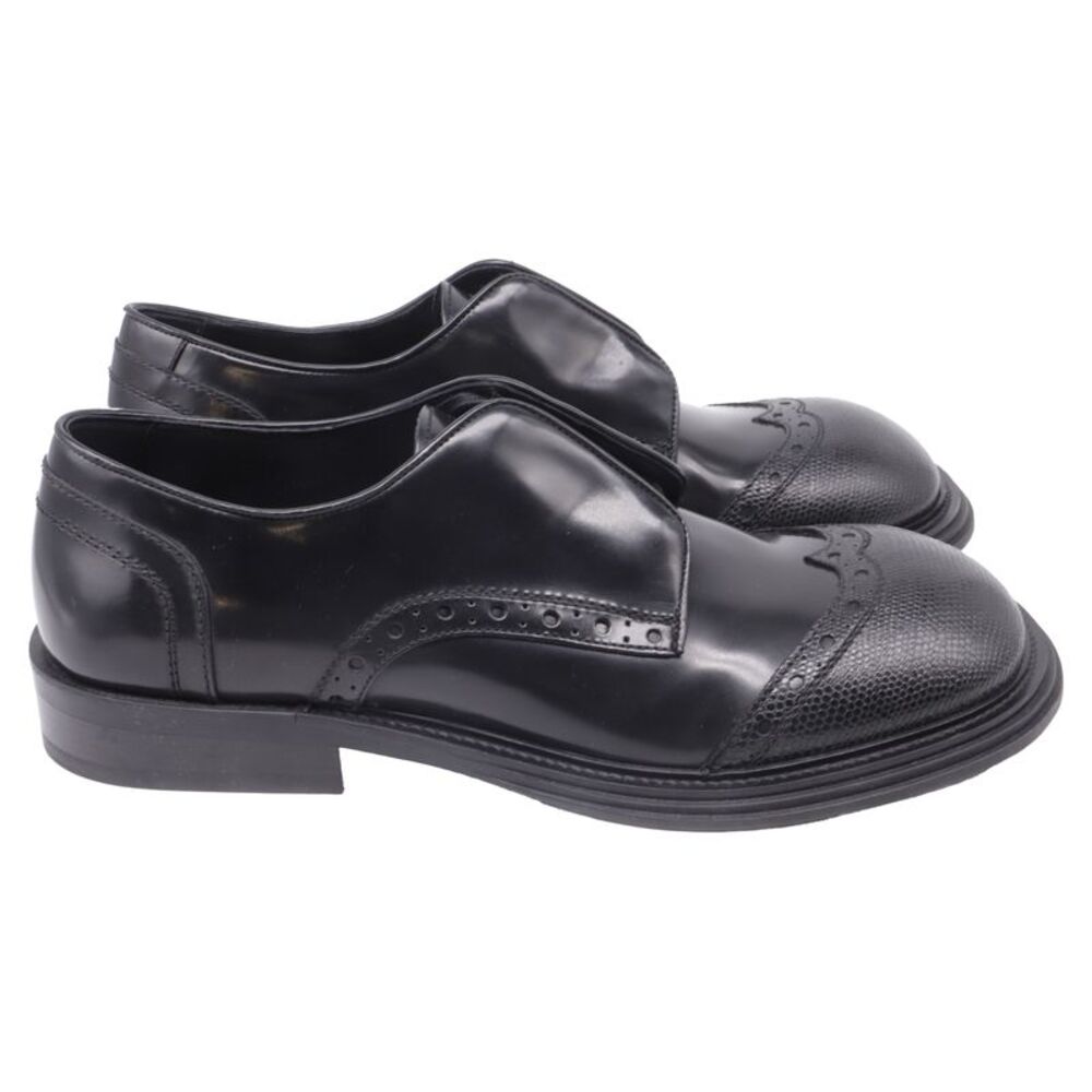 Ferragamo Festo Wing-Tip Oxfords in Black Calf Leather